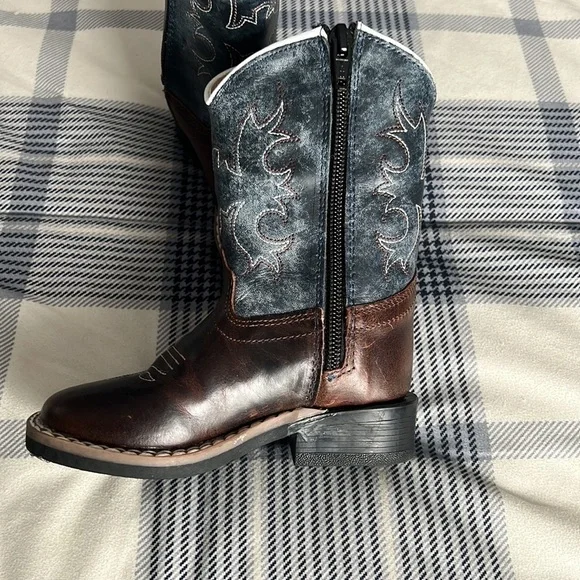 Toddler boys boots - Picture 2 of 4